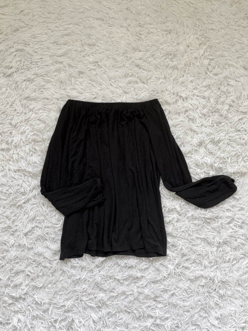 Hollister Black Off-Shoulder Long Sleeve Top
